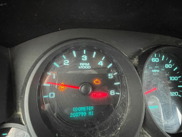 2010-chevrolet-1500-image-35