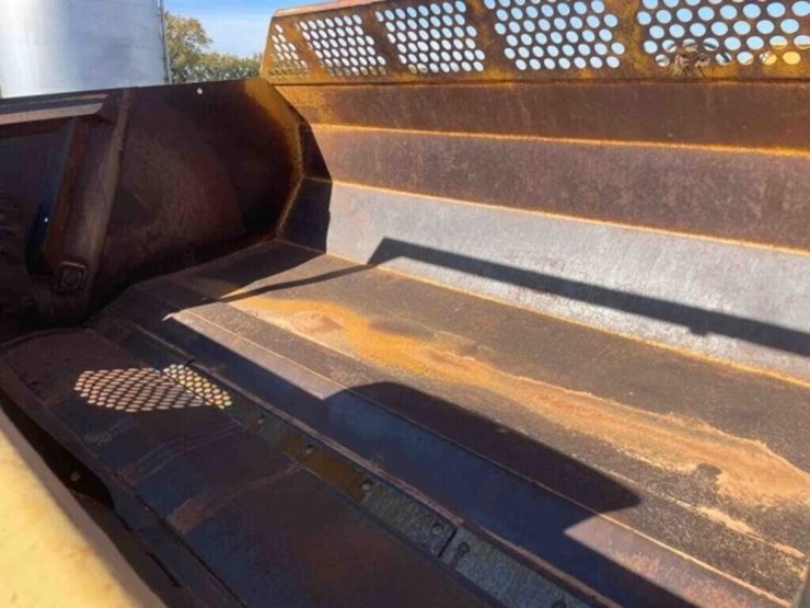 2004-&-2005-john-deere-1812-scraper-package-of-two-image-3