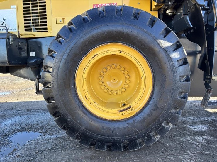 2014-komatsu-wa380-7-image-18