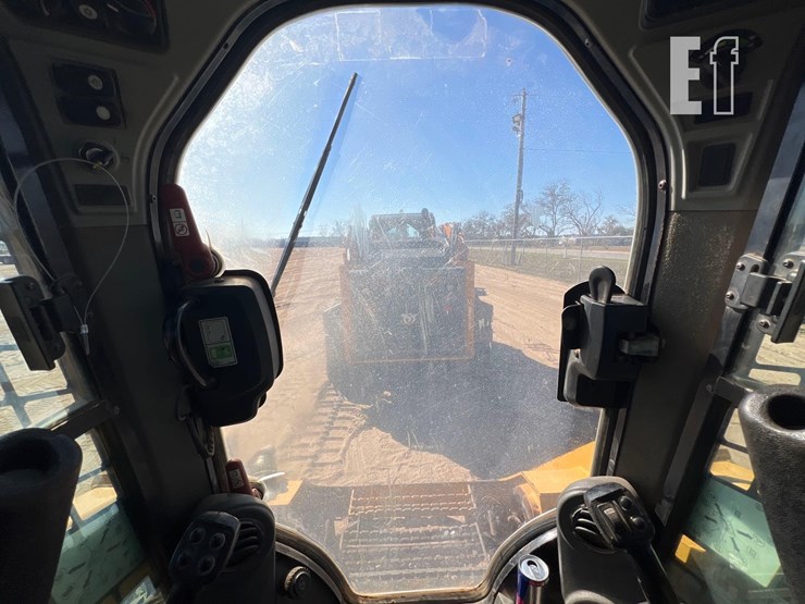 caterpillar-262d-image-22