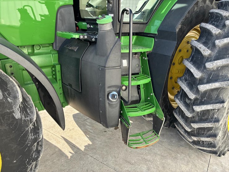 john-deere-8320r-image-36