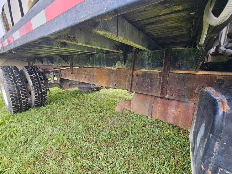 freightliner-fl60-image-74