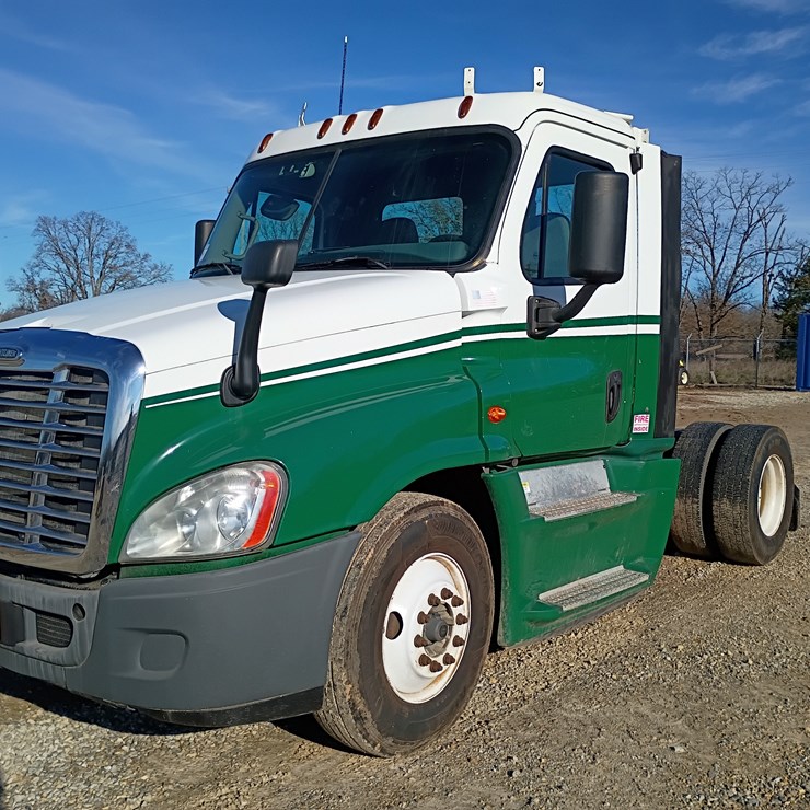 FREIGHTLINER CASCADIA 125