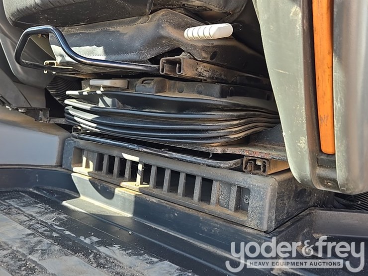 2021-case-cx210-lc-image-177