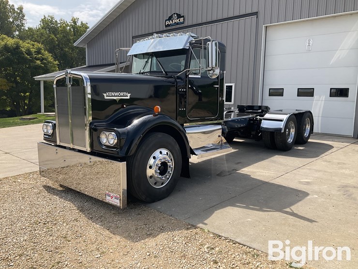 kenworth-w925-image-1