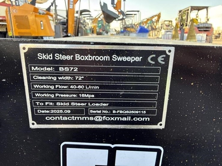 2025-giyi-bs72-72in-boxbroom-for-skid-steer-image-5