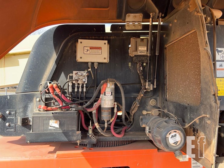 2018-jlg-600s-image-20