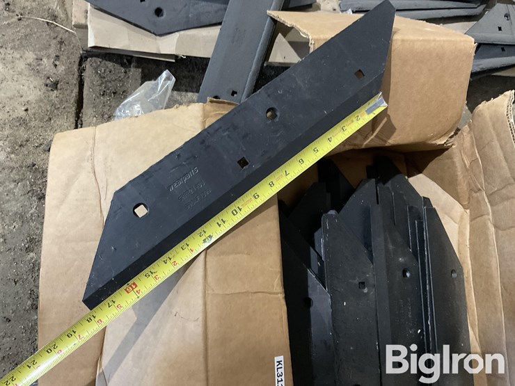 wearparts-9904f1399-hiniker-cultivator-blades-image-8