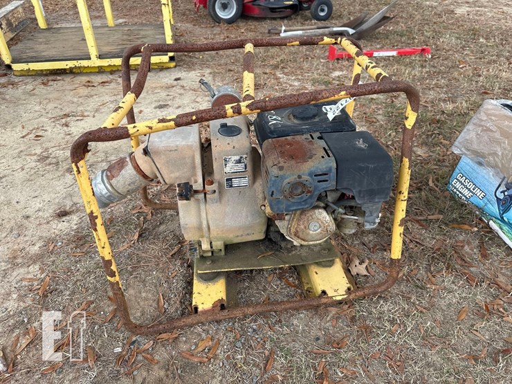 3"-x-4"-gas-powered-water-pump-image-2