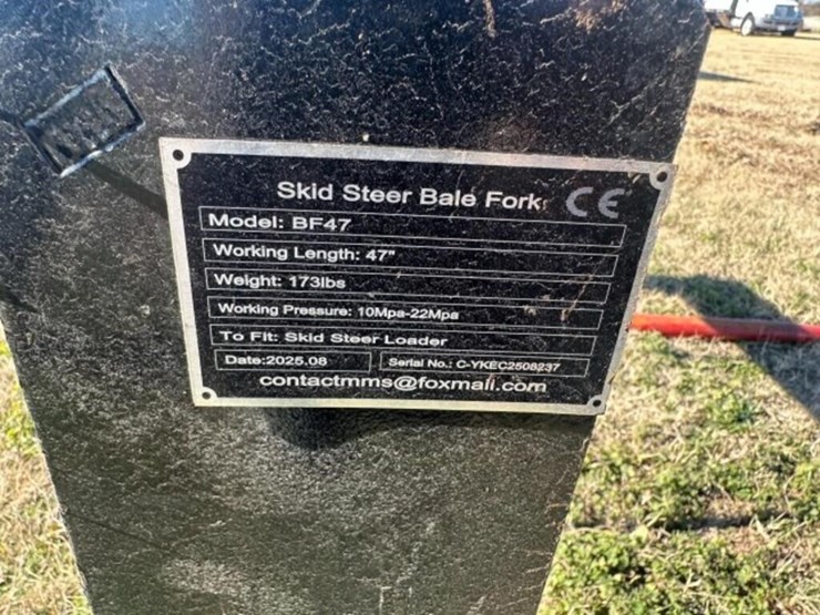 skidsteer-hay-spike-attachment-image-3