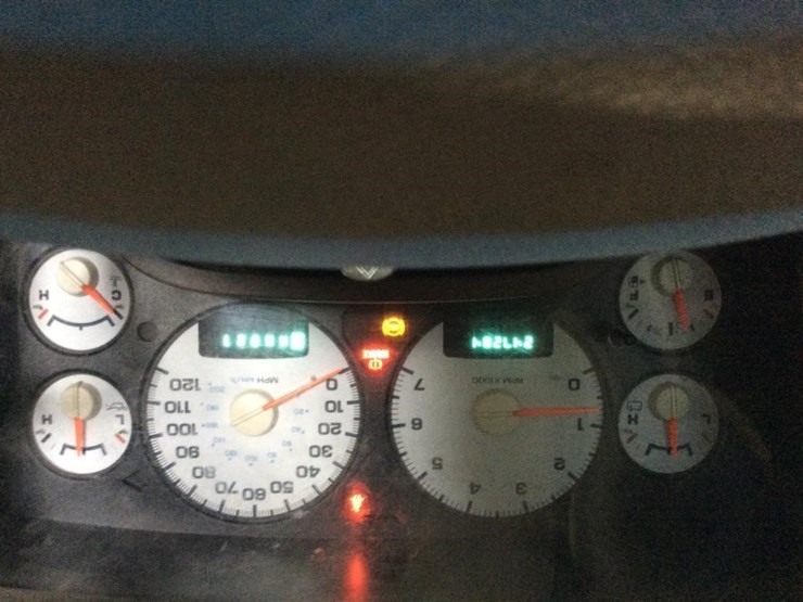 2005-dodge-2500-image-13