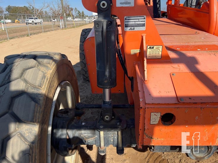 2019-jlg-6042-image-13