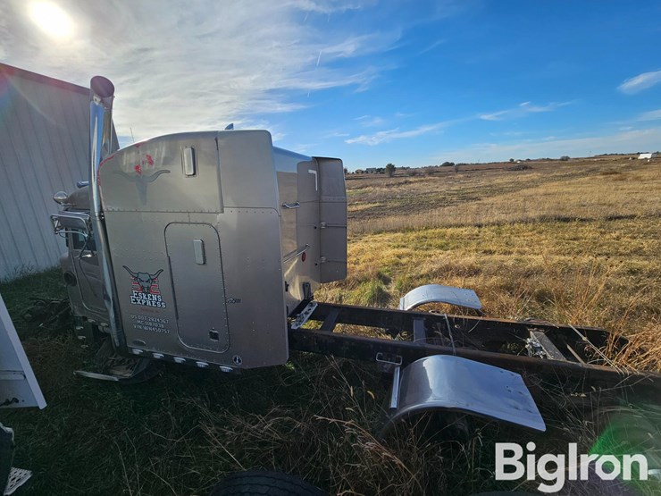 peterbilt-379-image-8