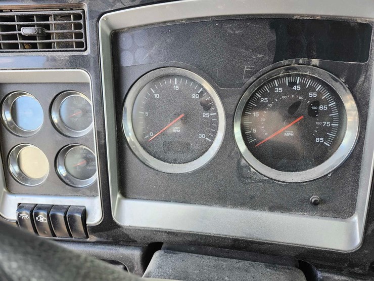 2008-kenworth-t800-image-22