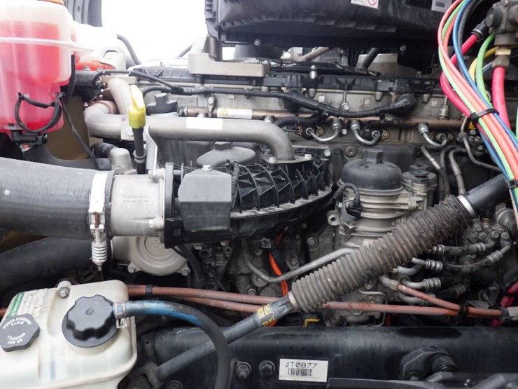 freightliner-cascadia-126-image-28