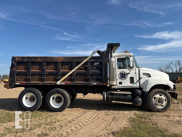 mack-t/a-dump-truck-image-5