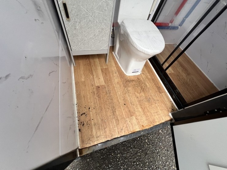 2025-simple-space-portable-toilet-w/shower-image-10