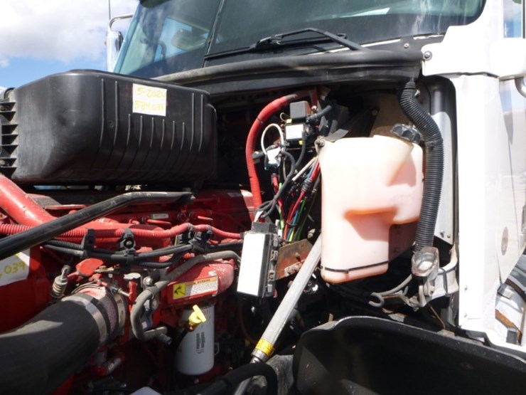 freightliner-coronado-122-image-18