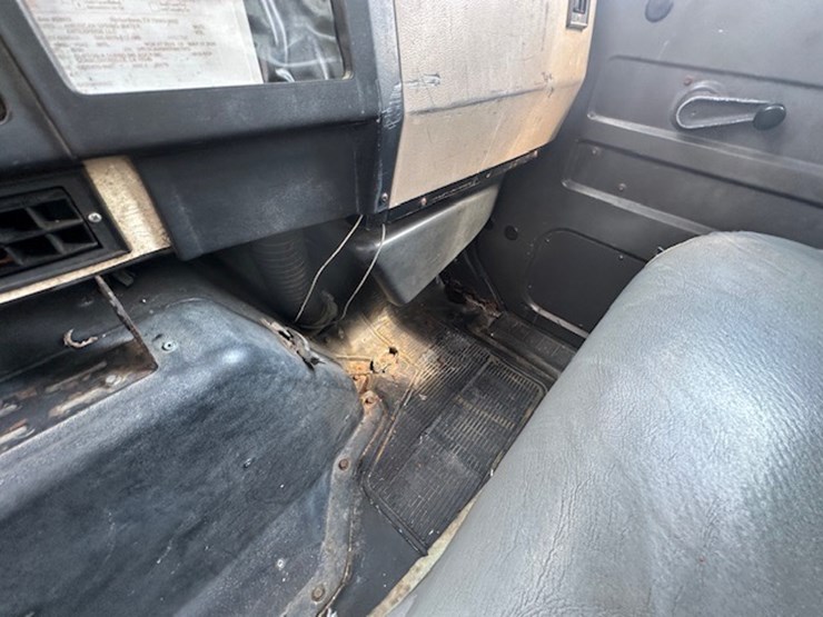 1994-international-4700-image-35