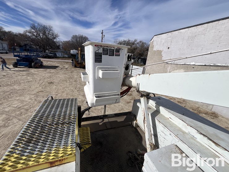 2001-international-4700-image-19