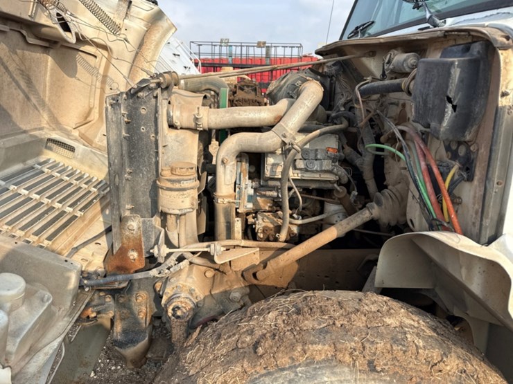 2001-international-4900-image-1