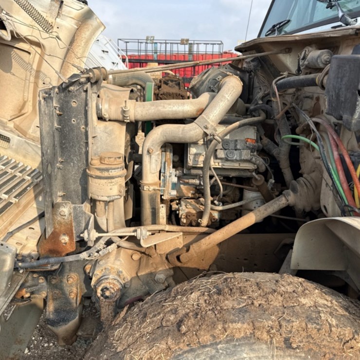 2001 INTERNATIONAL 4900