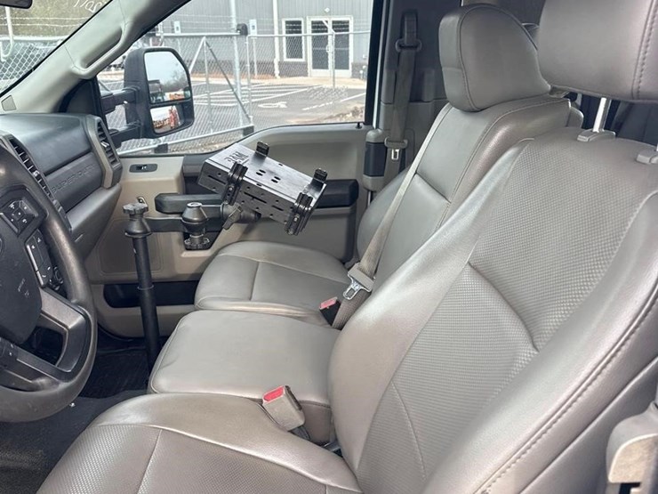 2017-ford-f350-xl-image-26