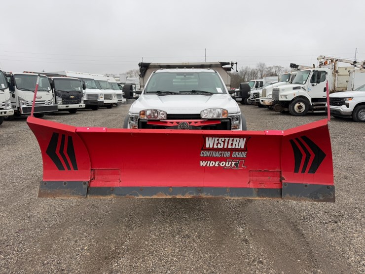 2022-ford-f550-image-9