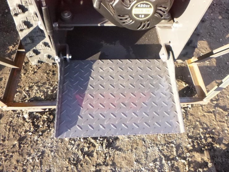 2025-agt-ysrt14-skid-steer-track-loader-image-11