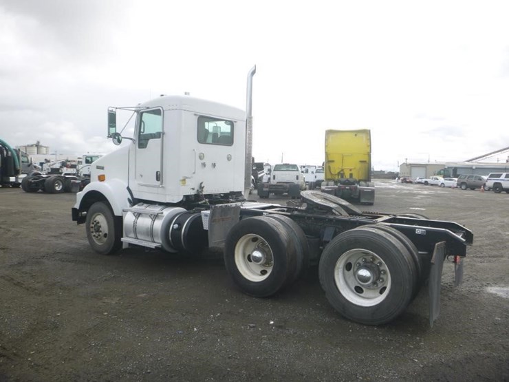 2012-kenworth-t800-image-4