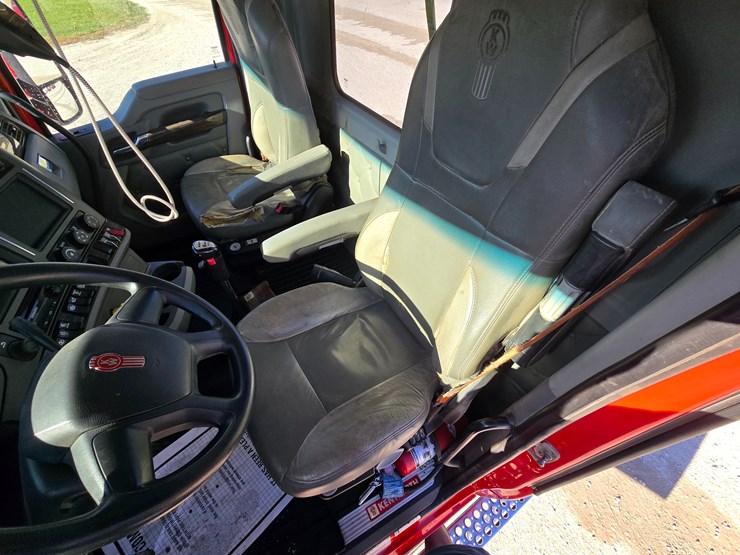 kenworth-t880-image-90