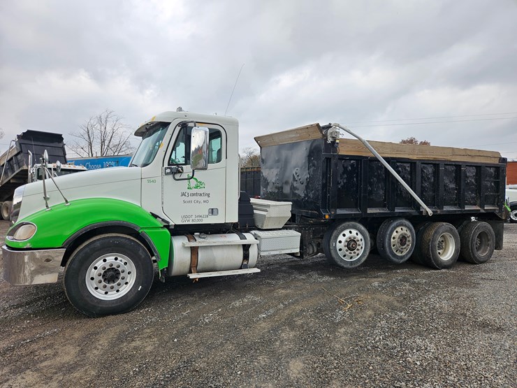 freightliner-columbia-120-image-5