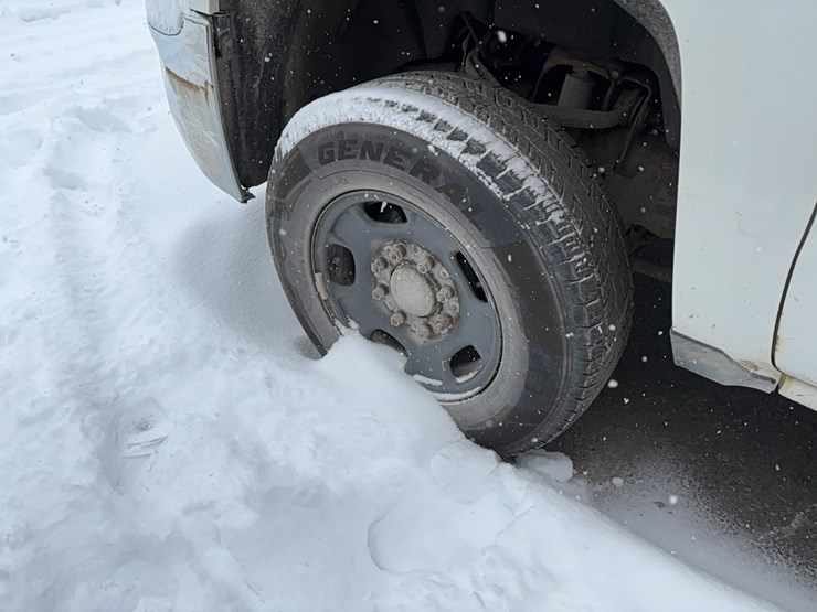 2016-chevrolet-2500hd-image-13