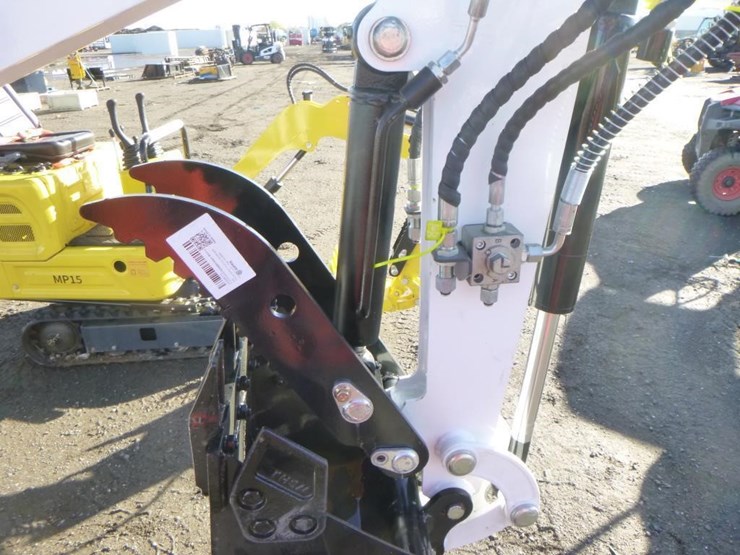 blt-319-hydraulic-excavator-image-10