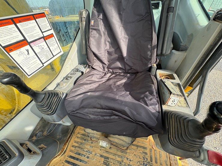 komatsu-pc220-lc-7l-image-23