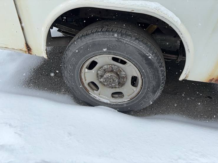 2016-chevrolet-2500hd-image-4