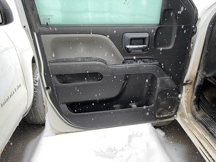 2016-chevrolet-2500hd-image-15