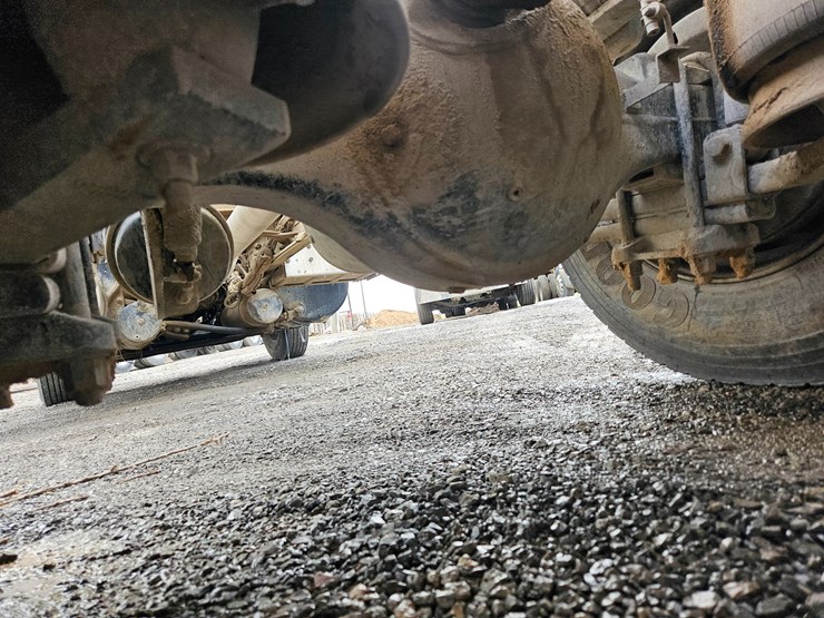 freightliner-columbia-112-image-92