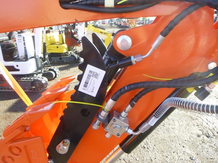 blt-319-hydraulic-excavator-image-10