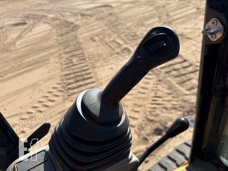 2017-caterpillar-304e2-cr-image-33