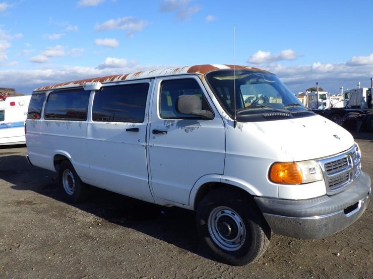 2002-dodge-ram-3500-image-2