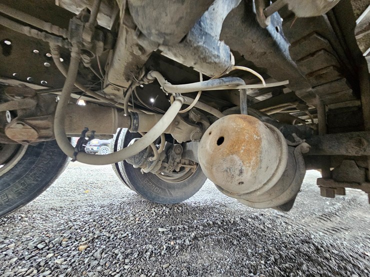 freightliner-columbia-120-image-115