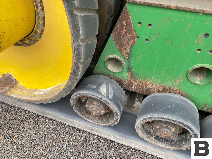 2004-joh-deere-9320t-tractor-image-51