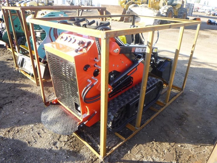 2025-agt-lrt23-skid-steer-track-loader-image-3