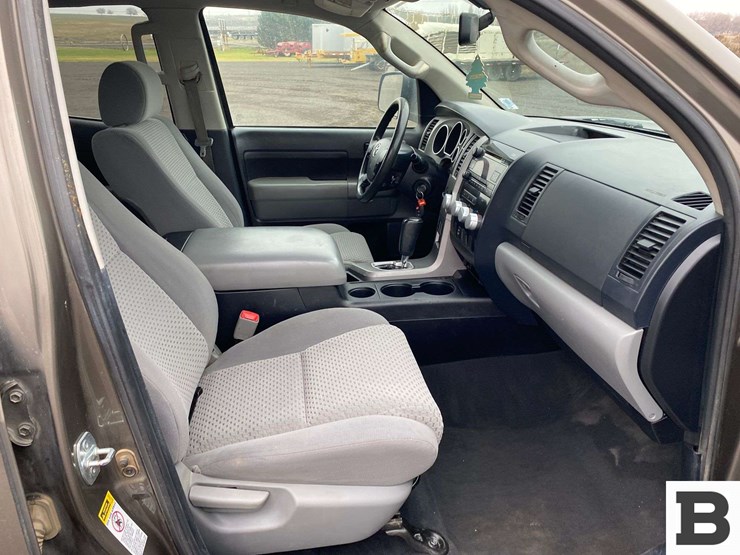 2013-toyota-tundra-image-25