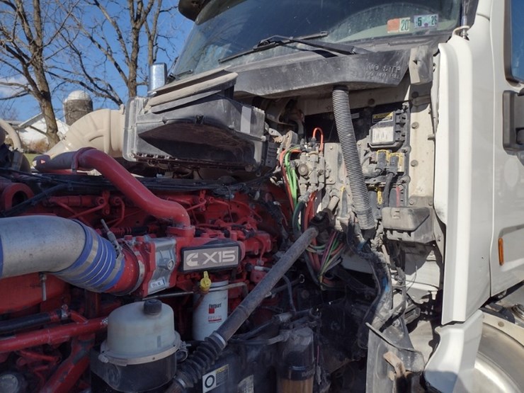 peterbilt-567-image-23