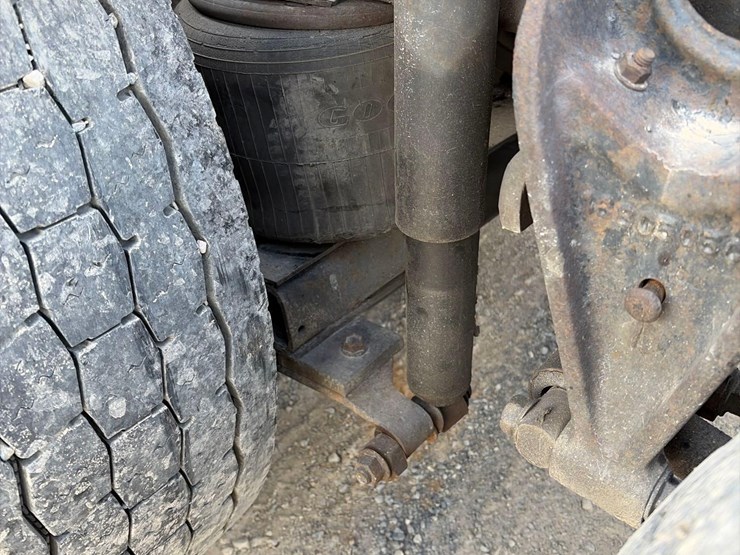 1999-eagle-road-tractor-image-10