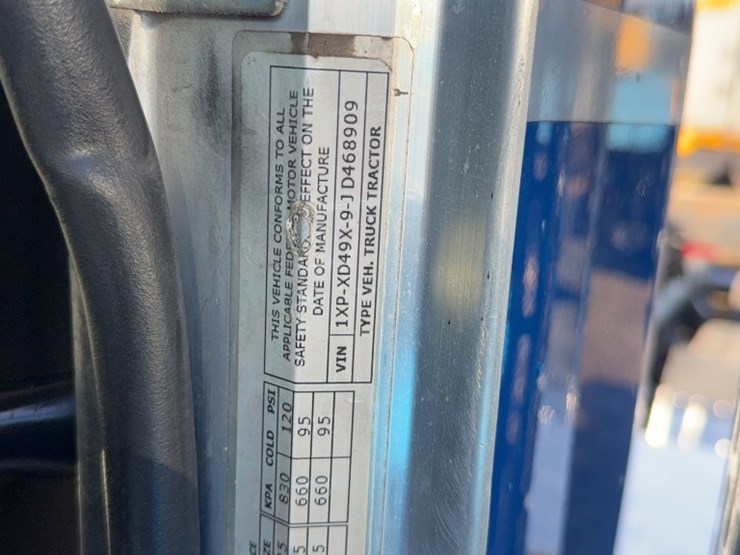 2018-peterbilt-389-image-13