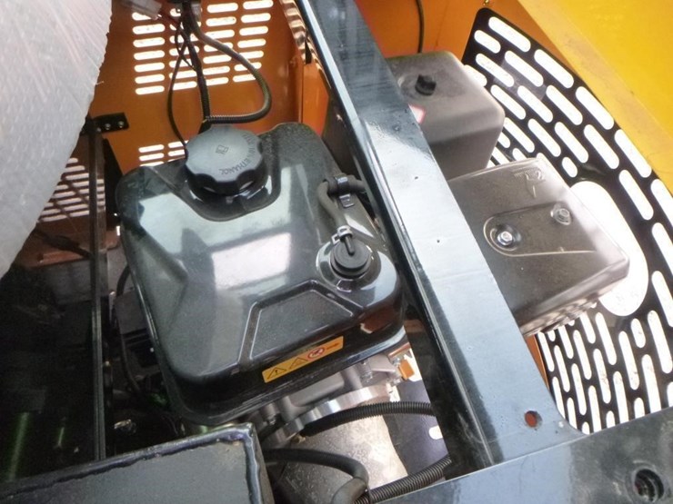 2025-vicsec-vc13c-hydraulic-excavator-image-24