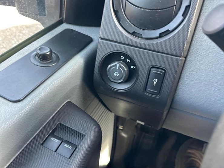 ford-f550-xl-image-22